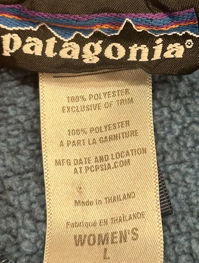 Patagonia Women’s Blue Fleece Sweater - Medium in Women's - Tops & Outerwear in Calgary - Image 3