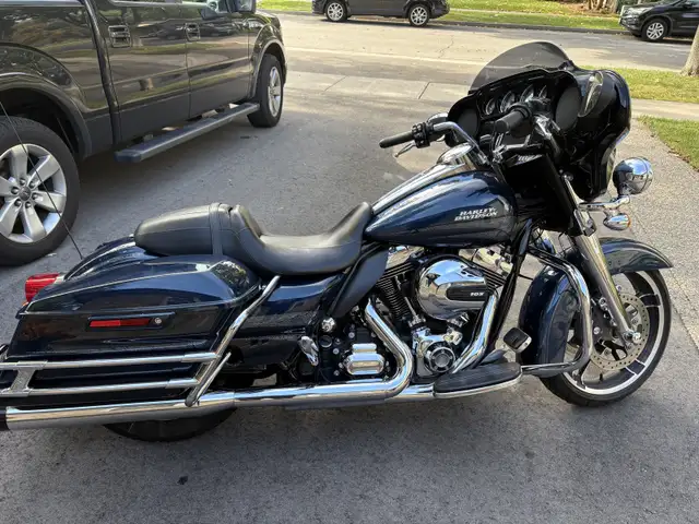 Harley Davidson StreetGlide  in Touring in Oakville / Halton Region - Image 3