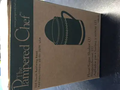 Pampered Chef saupoudreuse / flour and sugar shaker, View more