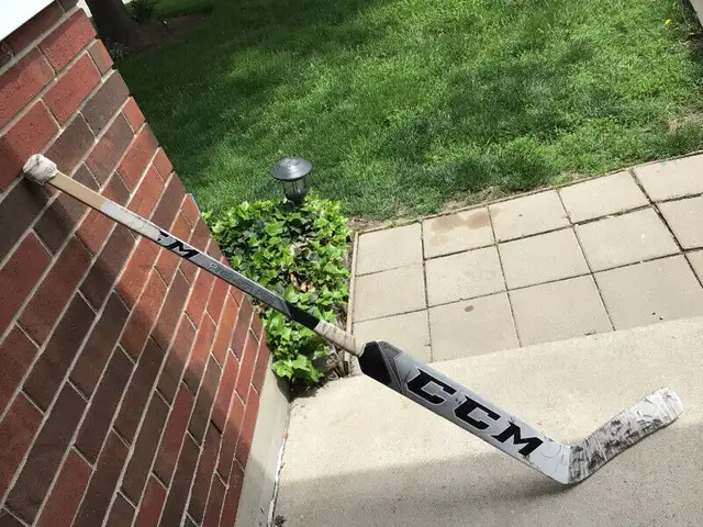 3 Used Adult Composite Goalie Sticks in Hockey in Windsor Region - Image 7