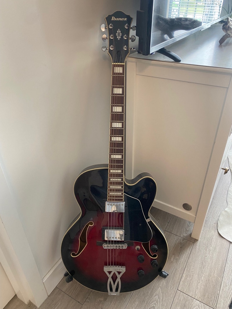 Ibanez hollow body electric Guitars Winnipeg Kijiji