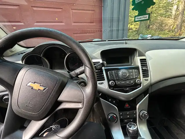 Chevrolet Cruze 2012 in Cars & Trucks in Comox / Courtenay / Cumberland - Image 6