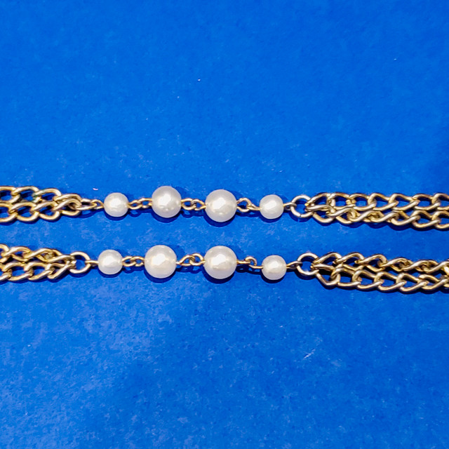 Metal Chain and Faux Pearl Necklace – Only $5 in Jewellery & Watches in Vancouver - Image 3
