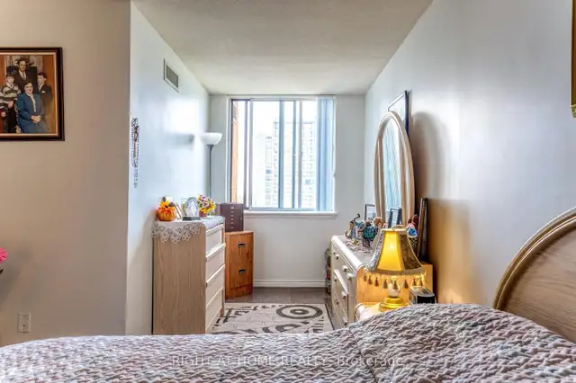 1208-80 Alton Towers Circle 2Bed2Wr ***SOLD*** in Condos for Sale in City of Toronto - Image 17