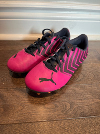 Puma Soccer Cleats (crampons) for girls size 2