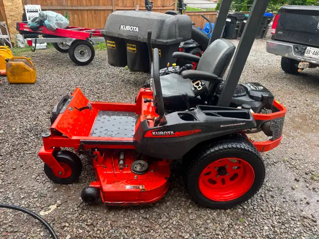 Kabota zero turn mower in Lawnmowers & Leaf Blowers in Barrie - Image 4