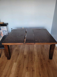 Extendable Dining table 
