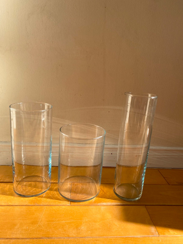 Lot de 3 vases transparents / Set of 3 clear vases dans Décoration intérieure et accessoires  à Ville de Montréal