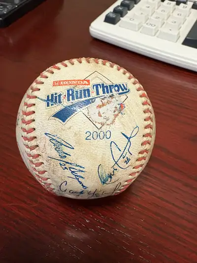 2000 Toronto Blue Jays signed baseball, View more