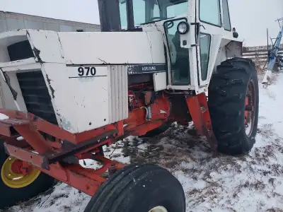 970 case for sale .. good for parts . Runs and starts to load