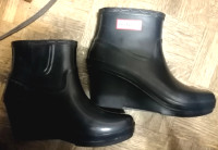 HUNTER women's Rain Boots Wedge style Aston Gloss Blue size 7(US