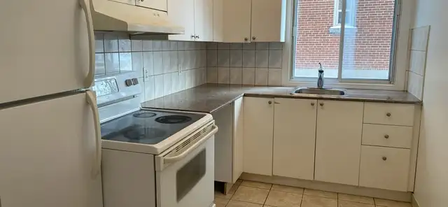 Cession de bail – 4½ au cœur du village Monkland (NDG) in Long Term Rentals in City of Montréal - Image 4