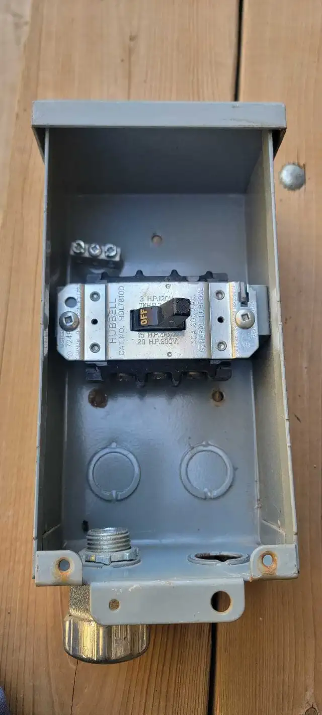 Fusetron Disconnect Switch in Electrical in St. Catharines - Image 2