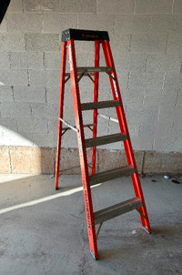 Featherlite 6ft Fibreglass Step Ladder