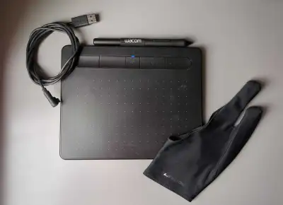 Wacom Intuos has a fresh and vibrant design. It’s now super slim (as thin as your typical smartphone...