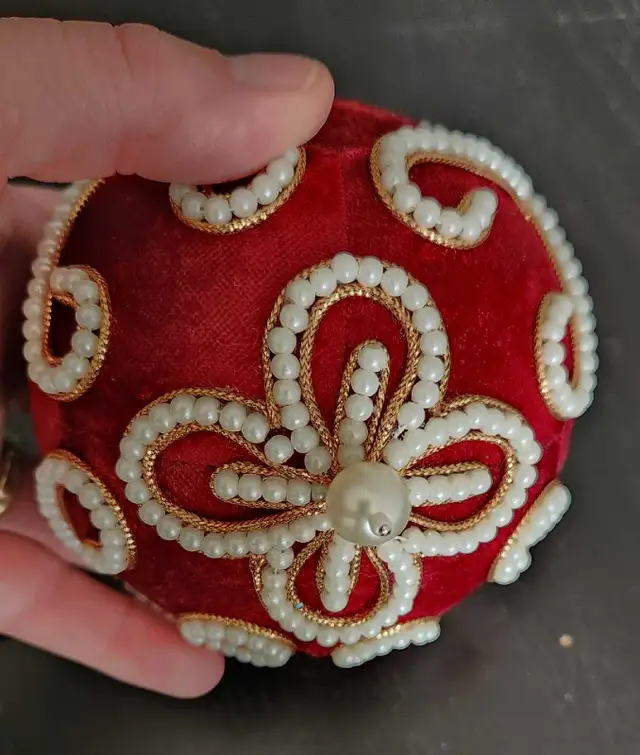 Set of 4 Christmas ornaments in Holiday, Event & Seasonal in Ottawa - Image 10