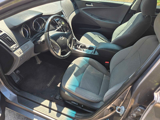 2011 Hyundia Sonata  in Cars & Trucks in Belleville - Image 3