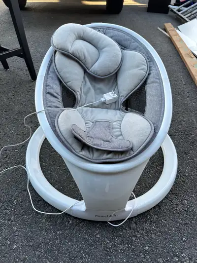Munchkin Baby Swing w Remote, View more