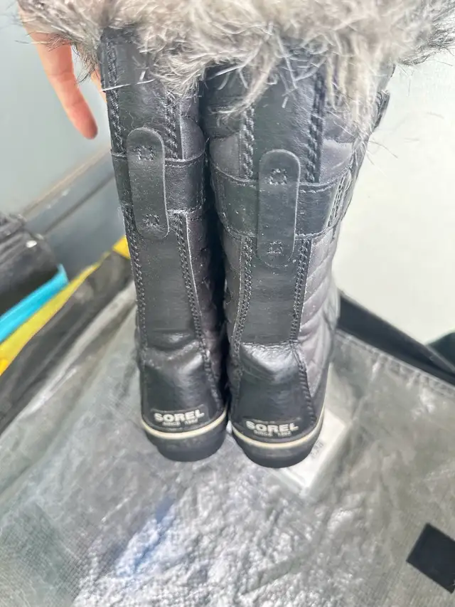 Sorel Boots in Women's - Shoes in City of Toronto - Image 4