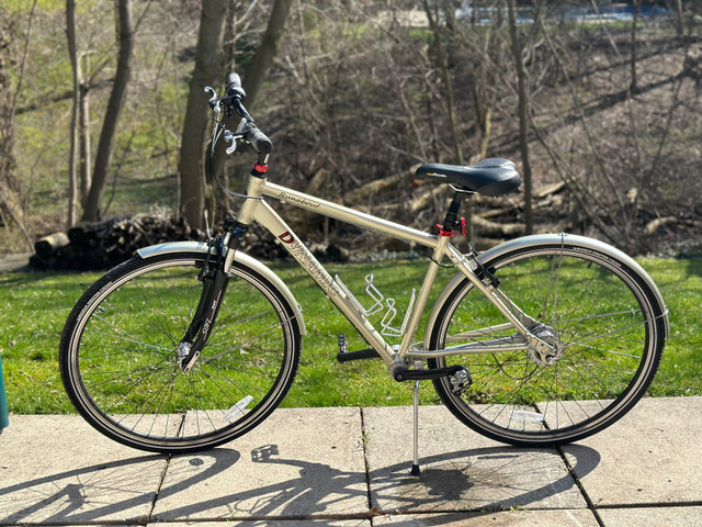 8 Speed Chainless Dynamic Bicycles Tempo, sport model, 21" in Other in City of Toronto