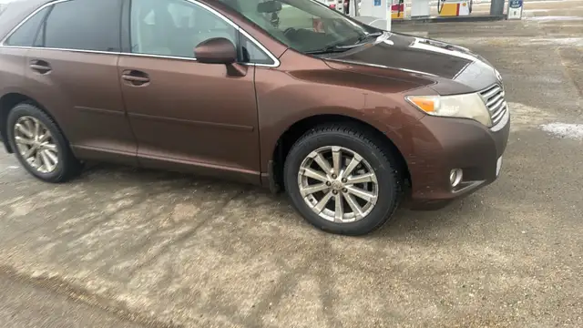Toyota VENZA 2010 for sale  in Cars & Trucks in Edmonton - Image 10