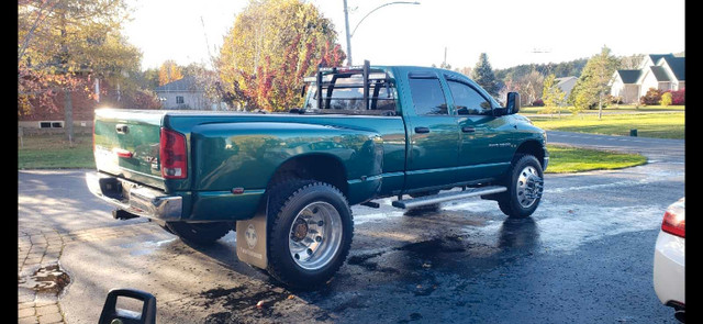 2003 Dodge ram 3500 4x4 automatic  in Cars & Trucks in Ottawa - Image 2