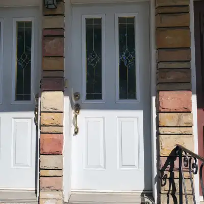 ✨ Upper Duplex – 2 Bedroom + Den | LaSalle Dollard & Newman Area Available June 1st Bright & spaciou...