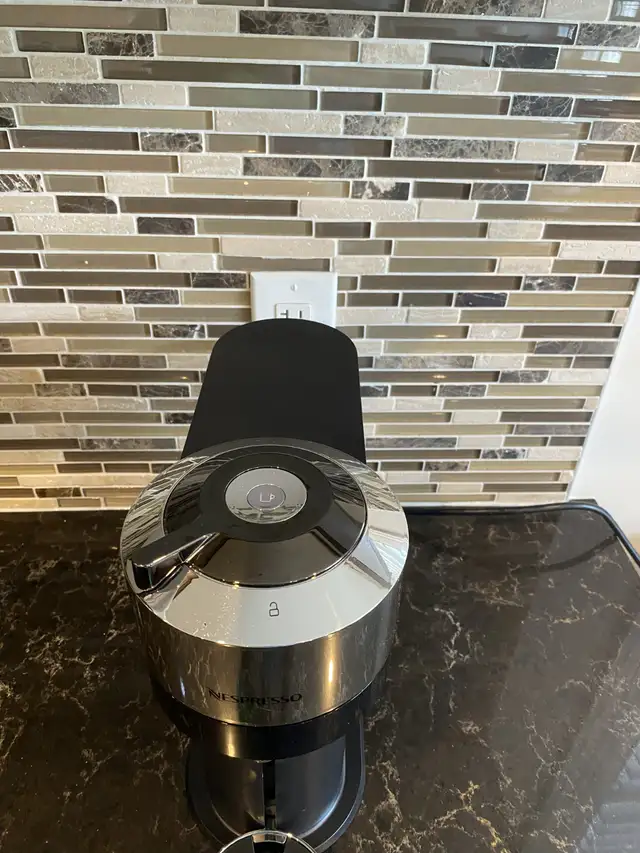 Nespresso Vertuo Coffee and Espresso Machine in Coffee Makers in Ottawa - Image 4
