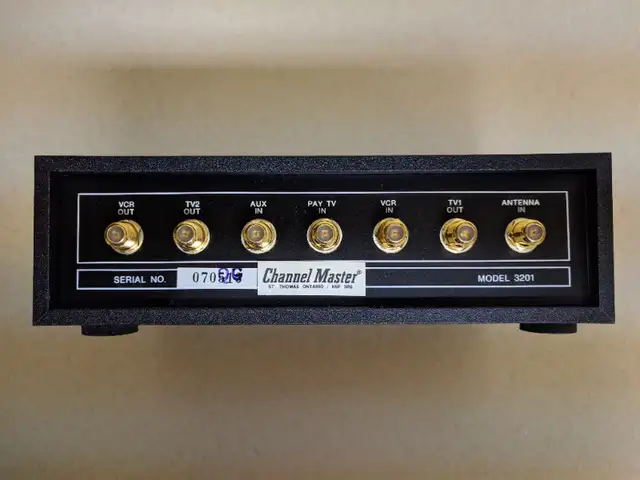 Vintage Video Control Center in Stereo Systems & Home Theatre in Strathcona County - Image 4