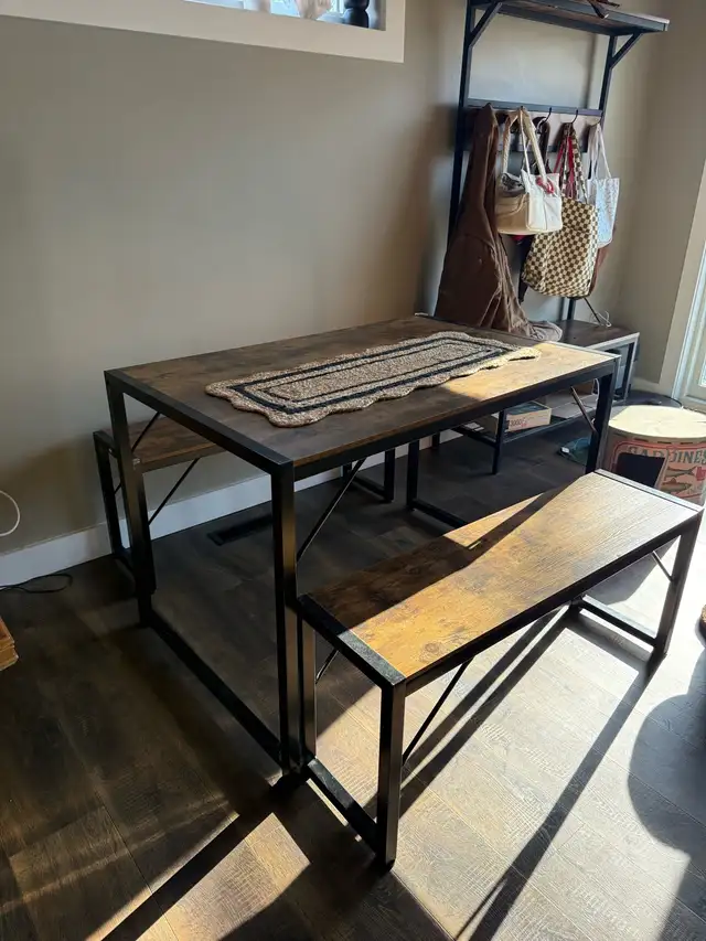 kitchen table 457023736670464000