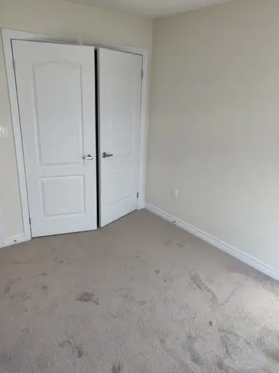 This is a brand new corner townhouse (open plan with lots of natural light) in a fresh new community...