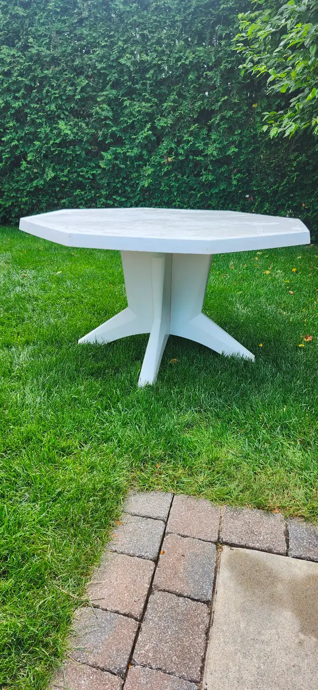 TABLE DE JARDIN in Patio & Garden Furniture in Laval / North Shore - Image 2