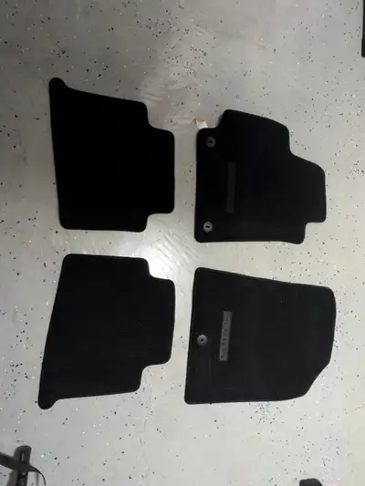 Kia Floor mats that will fit Kia seltos from 2021 to 2025 brand new