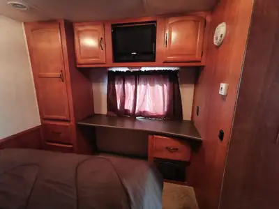 2013 Coachman Mirada 32D Ford V10 28000 miles Onan 5500 generator Two AC units Electric Awning Auto...