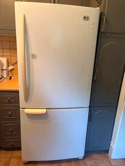 This fridge works well. One of the interior door facing shelves needs to be replaced.
