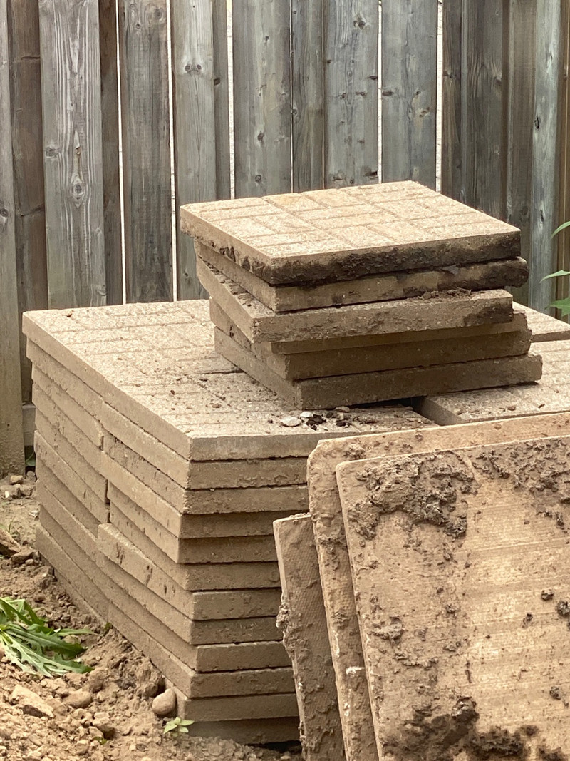 Old castle 24 x 24 patio stones. Outdoor Décor Kitchener / Waterloo