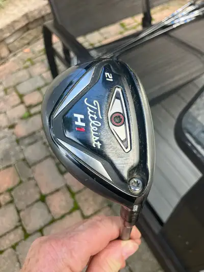 Titleist 816H1 Hybrid – 21° - Reg Flex – Great Condition, View more