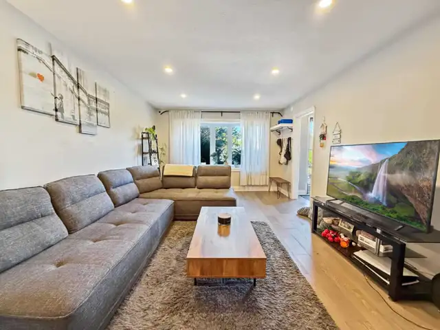 Upper Unit 2 Bedroom 1 Bathroom