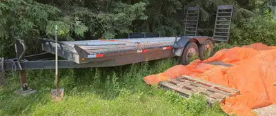 2023 flatbed 20 ft x 8 ft. 2x 7000 lbs axles . $4500 obo .
