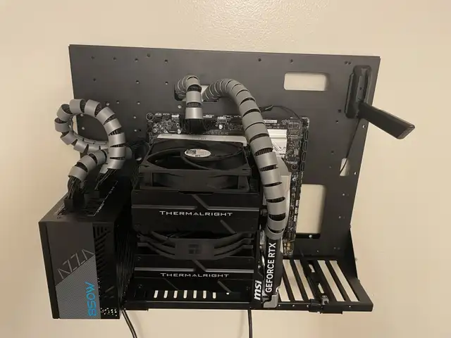 Newly Built Custom Wall-Mounted Intel Ultra 7 + RTX 5060 PC64236049631619122