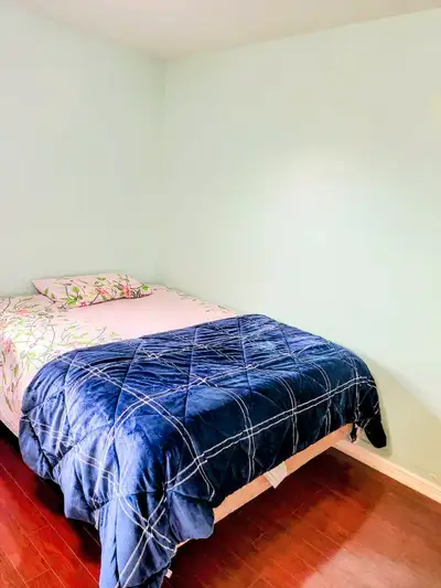 Sharing space for females upstairs near Sheridan College July 1s