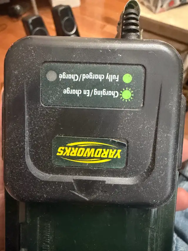 Yardworks Replacement 36V 2Ah Lithium-Ion Battery and charger in Lawnmowers & Leaf Blowers in City of Toronto - Image 3