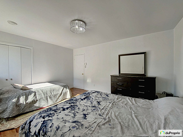 Ensemble Set de Chambre a Coucher QUEEN dans Lits et matelas  à Ville de Montréal - Image 3