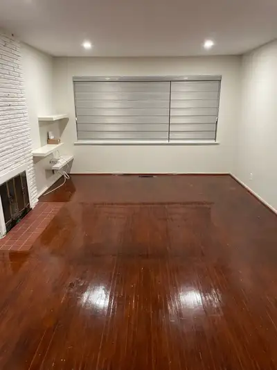 4 Bedroom Upper-Floor Home for Rent – Surrey Spacious 4-bedroom, 1-bath upper-floor home available n...