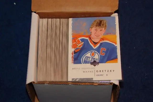 CARTE DE HOCKEY 2002 ARTISTIC IMPRESSIONS HOCKEY SET in Arts & Collectibles in Thetford Mines - Image 2