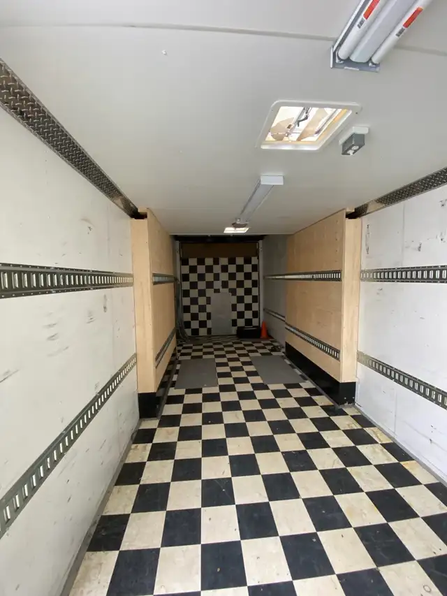 Gooseneck enclosed trailer for sale in Cargo & Utility Trailers in Kamloops - Image 3