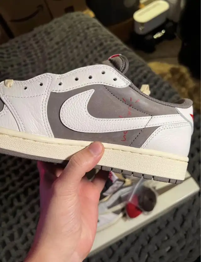 Jordan 1 Retro Low SP Travis Scott Reverse Mocha  in Men's Shoes in Mississauga / Peel Region - Image 4