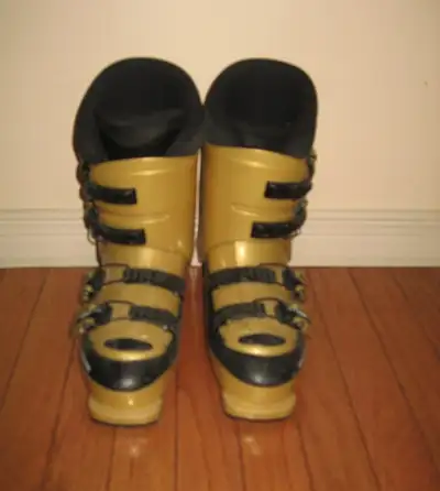 Mondo 23.5 Rossignol Comp/ 25.5 Nordica F8 Downhill Ski Boots, View more