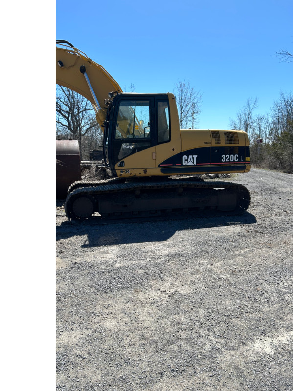 Cat 320 CL Excavator in Heavy Equipment in Belleville