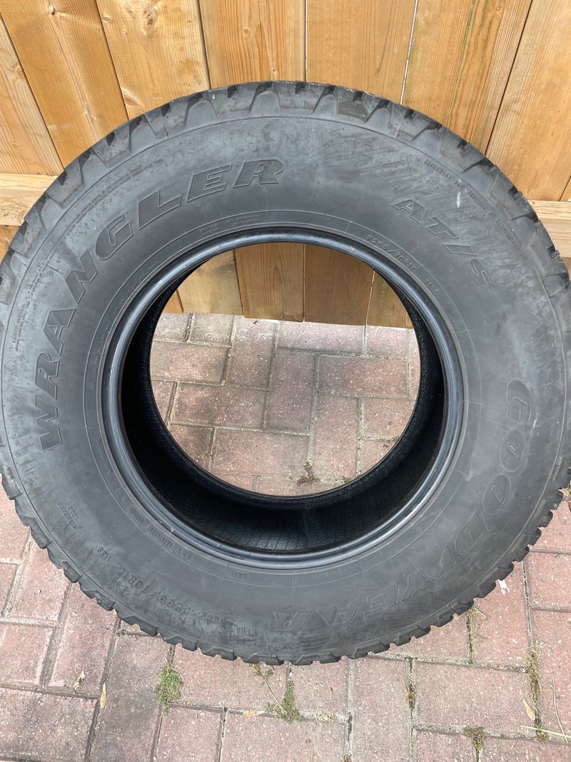 265/70r17 Goodyear wrangler tire Tires & Rims London Kijiji